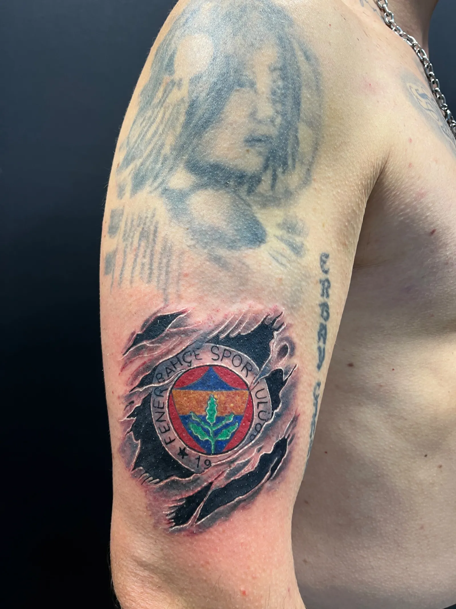 bakırköy renkli dövme — Deniz Yapar Tattoo örnek çalışma 3